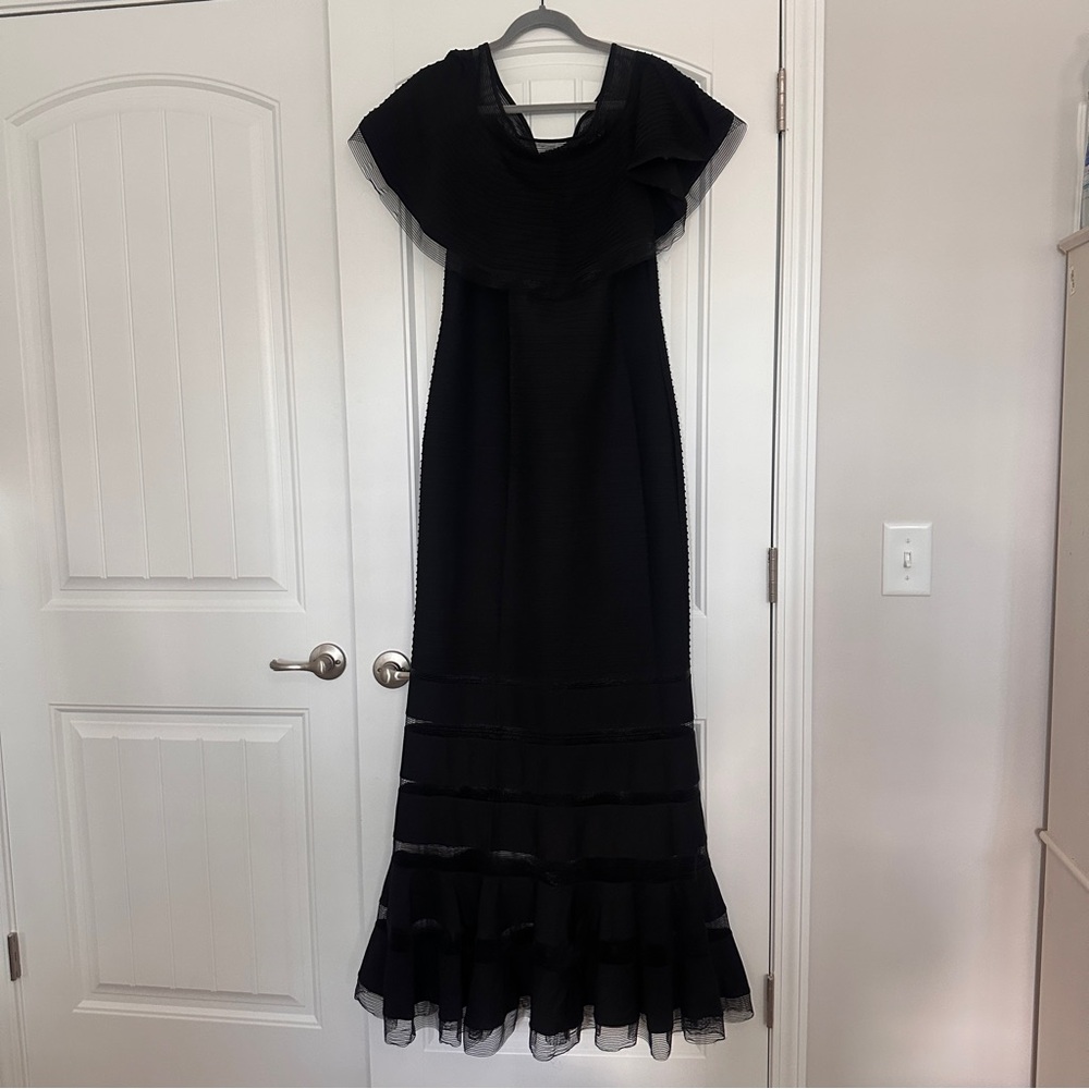 Tadashi Shoji Elegant Black Off-Shoulder Maxi Dress